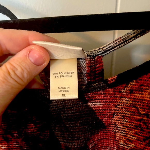 NWOT Women’s Floral Daytrip Xl Top - Picture 3 of 7